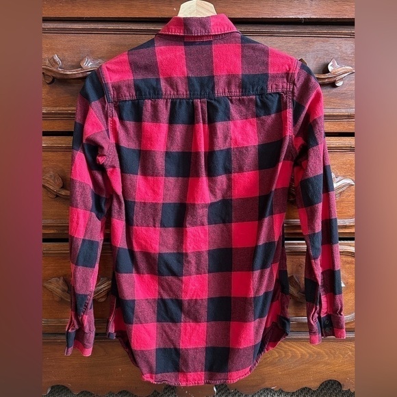 Eddie Bauer Classic Fit flannel - Picture 2 of 7